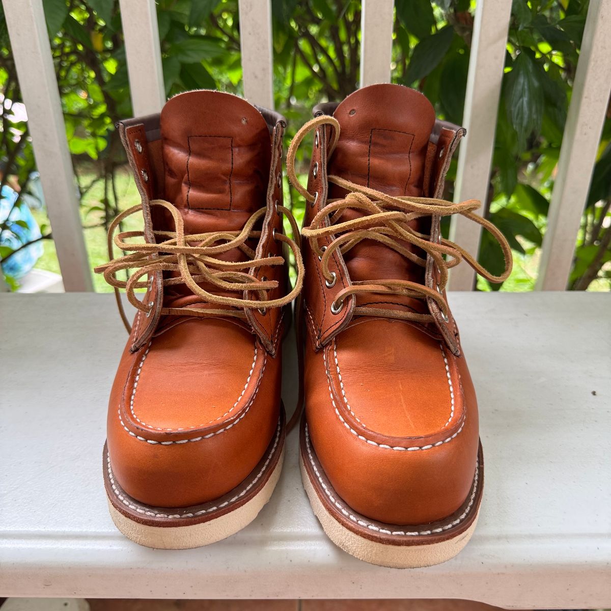 Photo by stinkypatina on July 16, 2025 of the Red Wing 6-Inch Classic Moc in S.B. Foot Oro Legacy.