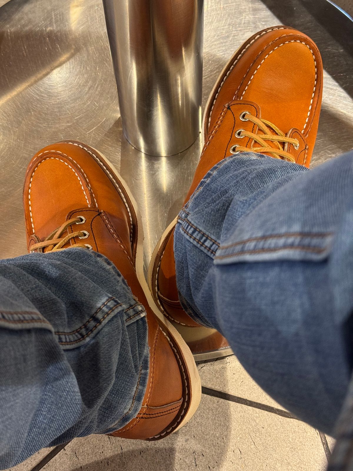 Photo by stinkypatina on July 17, 2025 of the Red Wing 6-Inch Classic Moc in S.B. Foot Oro Legacy.