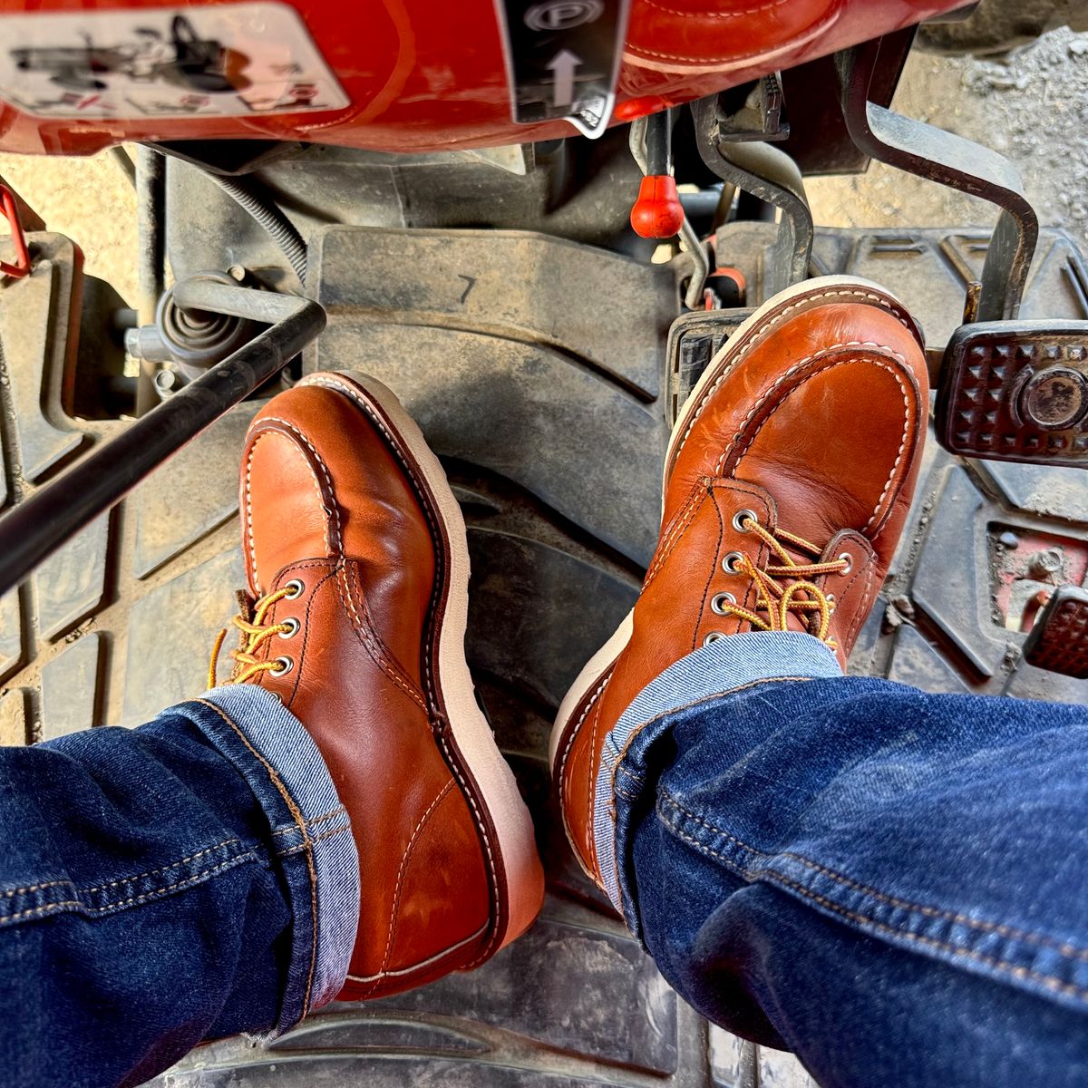 Photo by stinkypatina on May 1, 2026 of the Red Wing 6-Inch Classic Moc in S.B. Foot Oro Legacy.