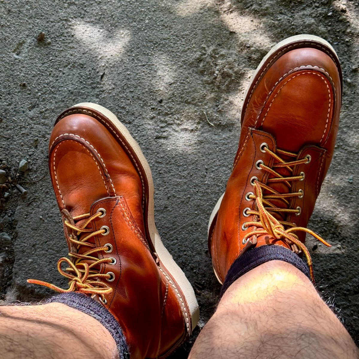 Photo by stinkypatina on May 2, 2026 of the Red Wing 6-Inch Classic Moc in S.B. Foot Oro Legacy.