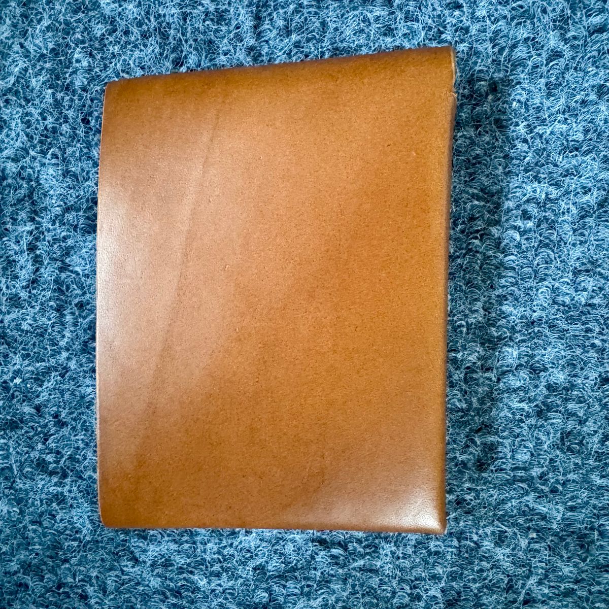 Photo by stinkypatina on November 1, 2025 of the Pedros Leather Craft Foldable Wallet in Italian Veg Tan.