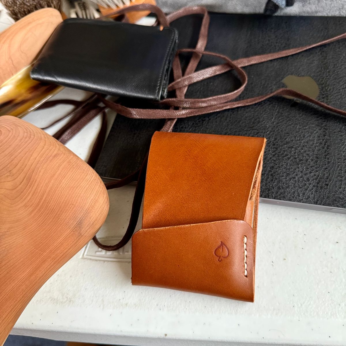 Photo by stinkypatina on November 1, 2025 of the Pedros Leather Craft Foldable Wallet in Italian Veg Tan.