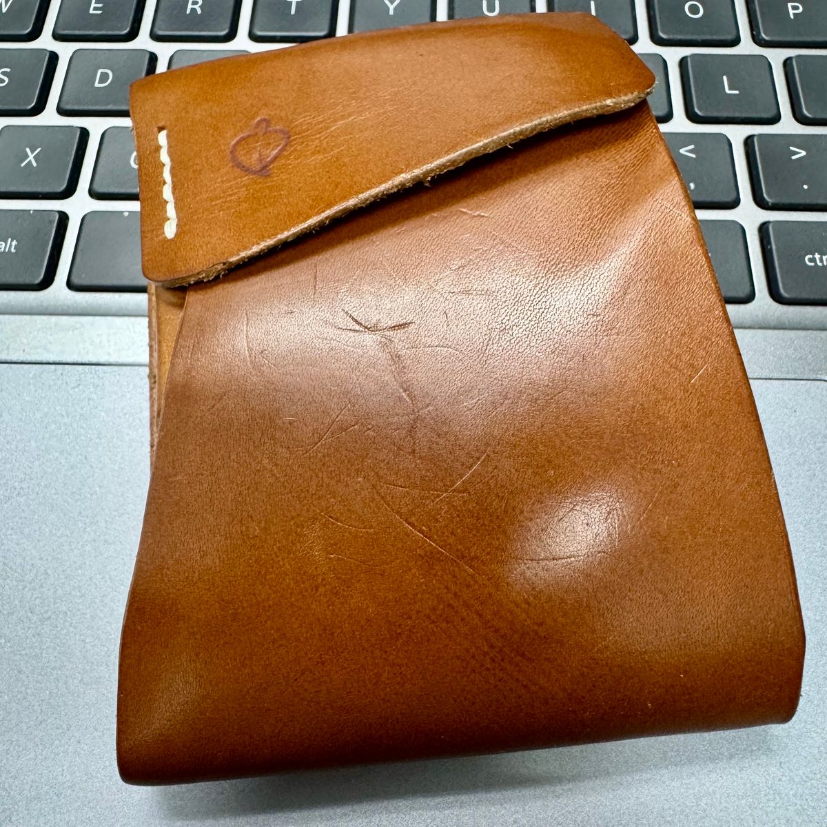 Photo by stinkypatina on December 1, 2025 of the Pedros Leather Craft Foldable Wallet in Italian Veg Tan.