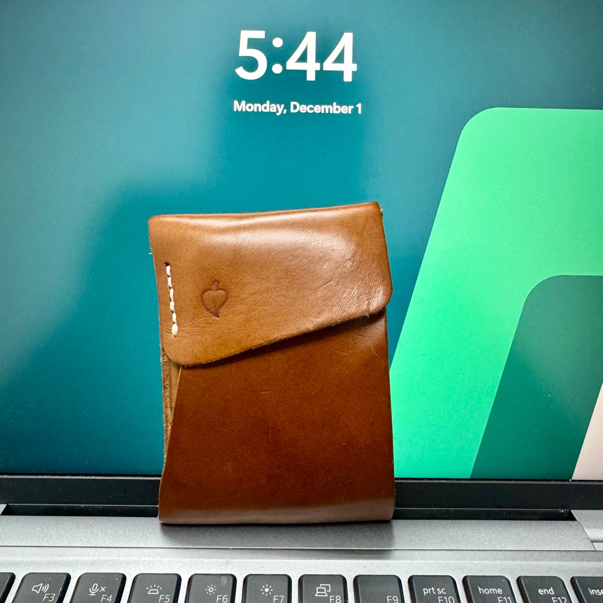 Photo by stinkypatina on December 1, 2025 of the Pedros Leather Craft POY Foldable Wallet in Italian Veg Tan.