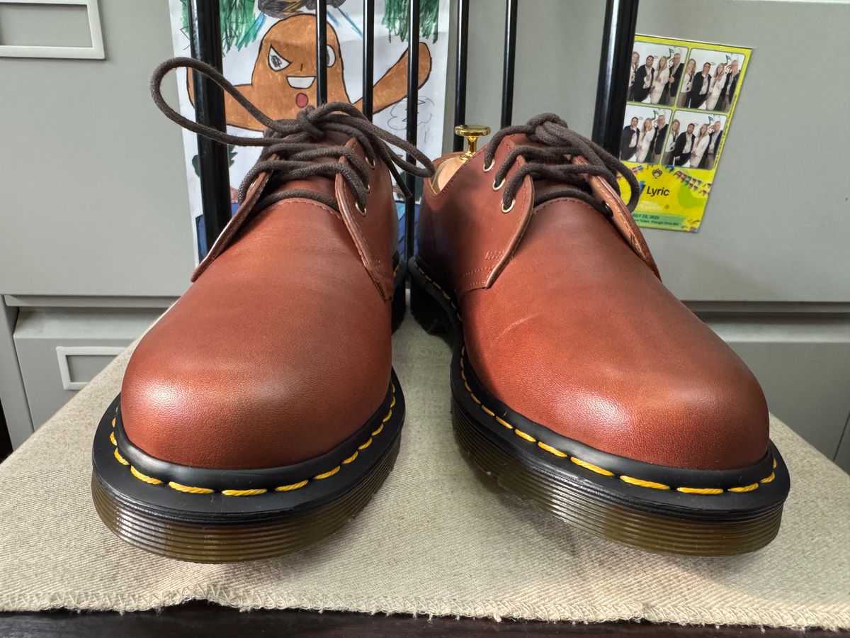 Photo by stinkypatina on May 2, 2025 of the Dr. Martens 1461 in Carrara Saddle Tan.