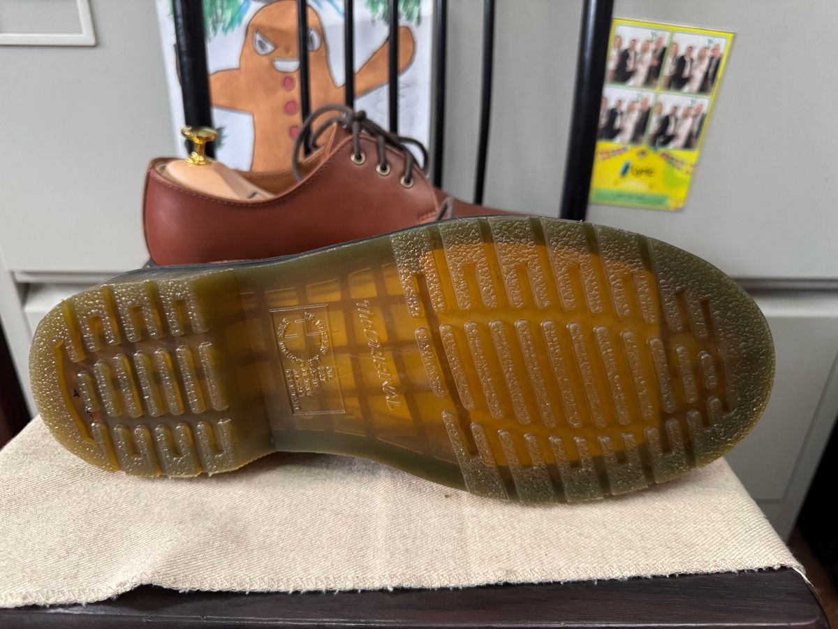 Photo by stinkypatina on May 2, 2025 of the Dr. Martens 1461 in Carrara Saddle Tan.