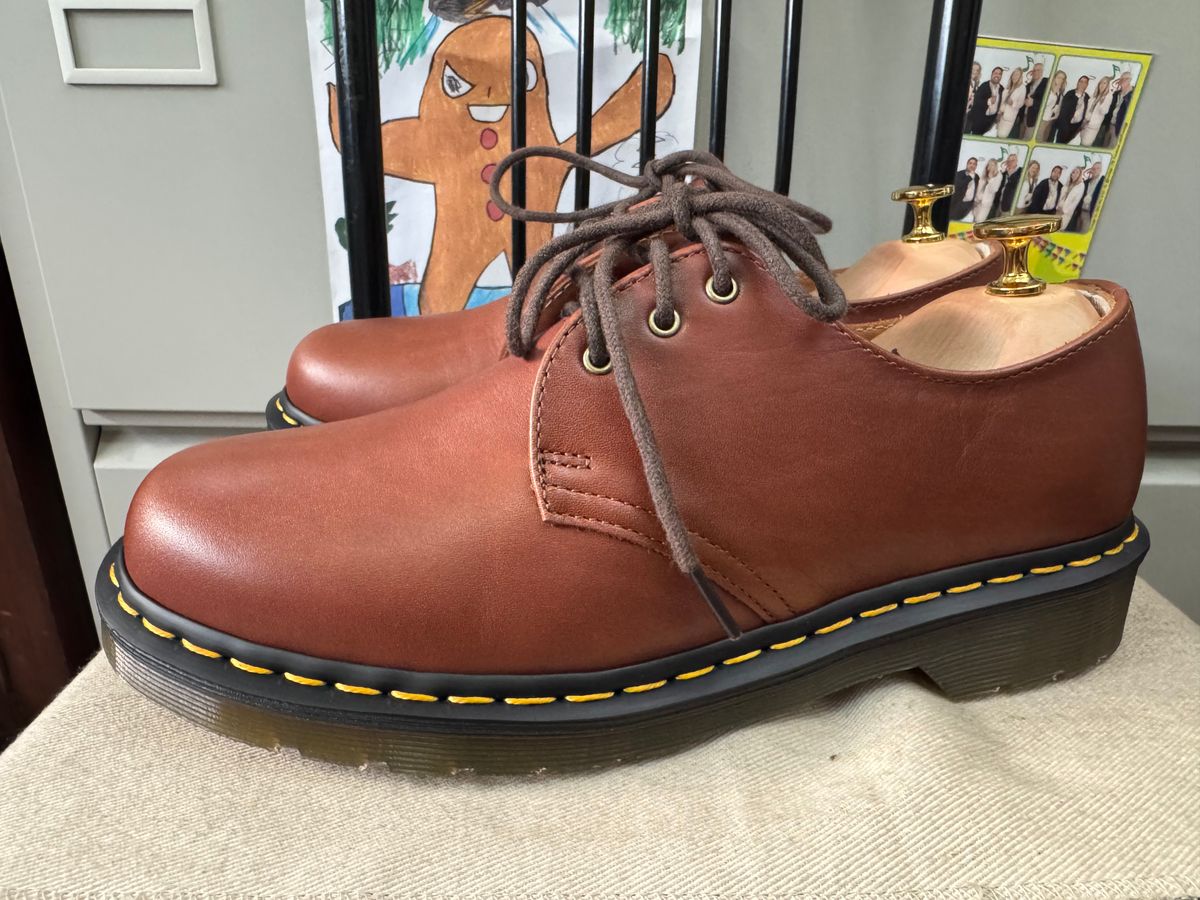 Photo by stinkypatina on May 2, 2025 of the Dr. Martens 1461 in Carrara Saddle Tan.