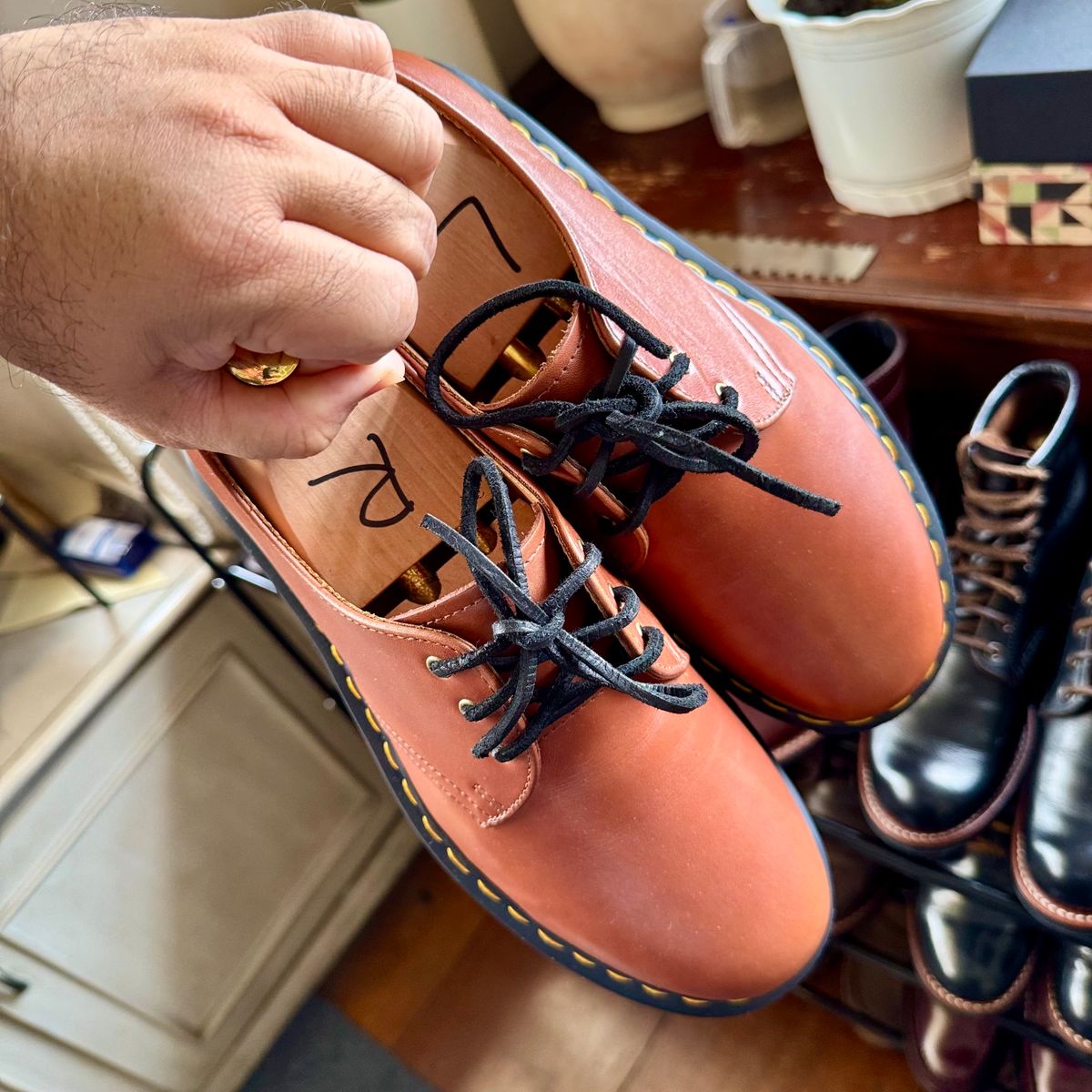Photo by stinkypatina on August 5, 2025 of the Dr. Martens 1461 in Carrara Saddle Tan.