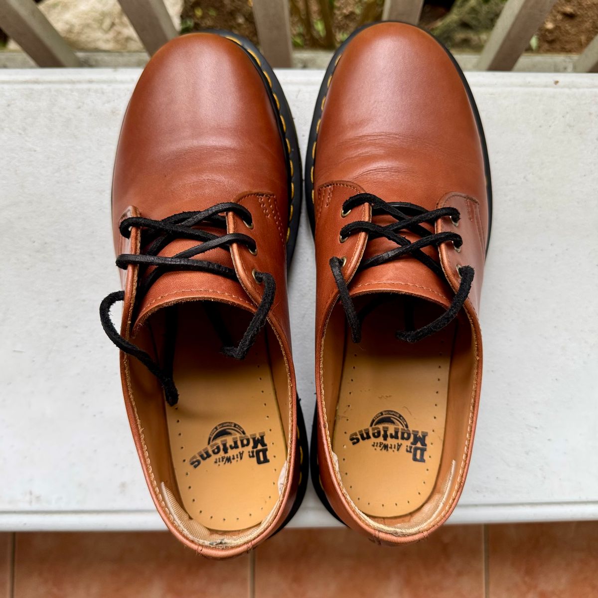 Photo by stinkypatina on September 13, 2025 of the Dr. Martens 1461 in Carrara Saddle Tan.