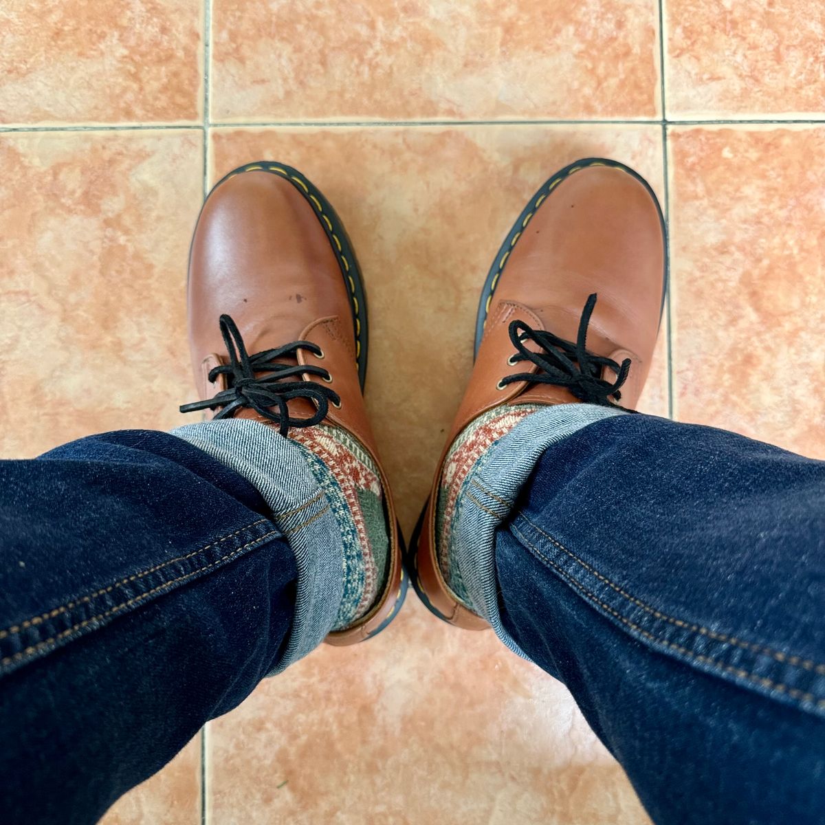 Photo by stinkypatina on September 13, 2025 of the Dr. Martens 1461 in Carrara Saddle Tan.