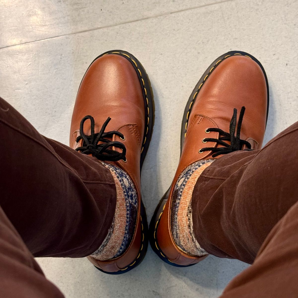 Photo by stinkypatina on November 20, 2025 of the Dr. Martens 1461 in Carrara Saddle Tan.