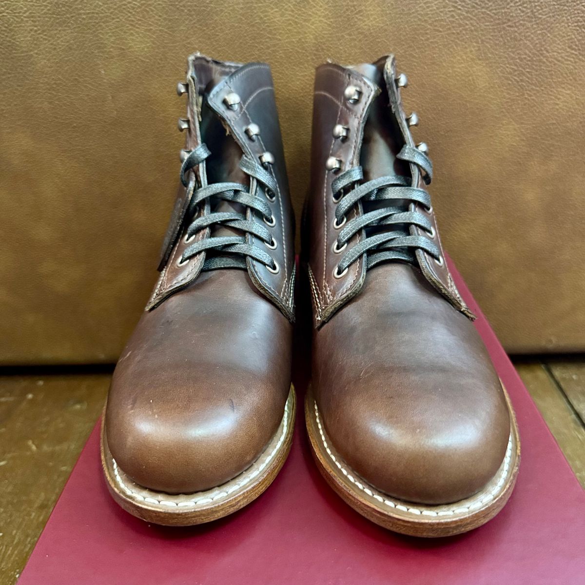 Photo by stinkypatina on March 19, 2026 of the Wolverine 1000 Mile Plain-Toe Boot in Horween Brown Chromexcel.