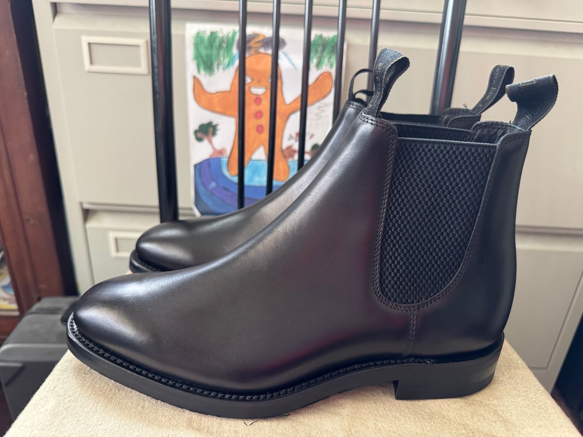 Photo by stinkypatina on July 2, 2025 of the Loake Loake 1880 Chatsworth Chelsea in Loake Calf Leather.