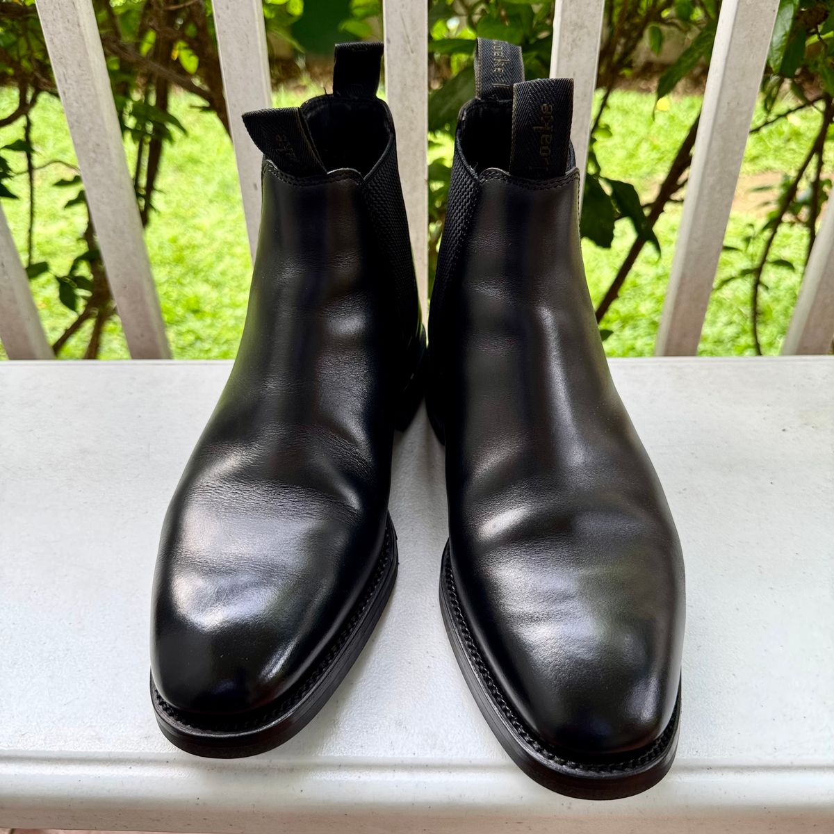 Photo by stinkypatina on August 21, 2025 of the Loake Loake 1880 Chatsworth Chelsea in Loake Calf Leather.