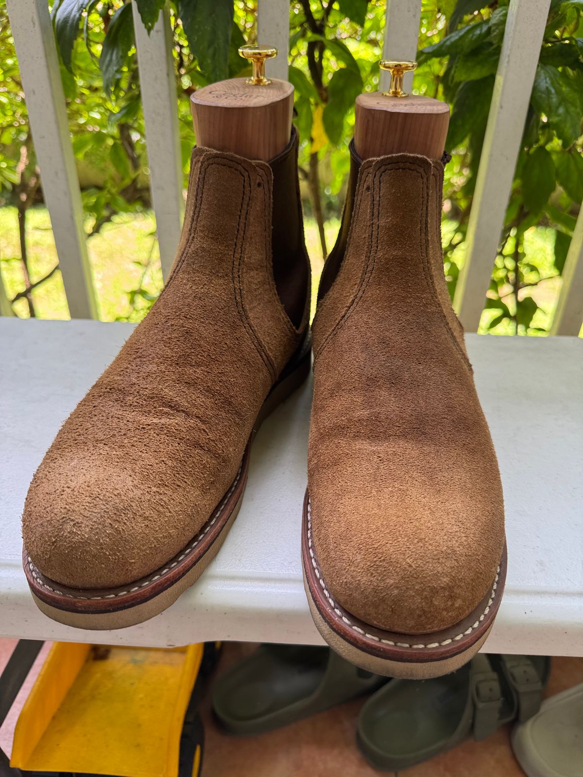 Photo by stinkypatina on July 10, 2025 of the Red Wing Classic Chelsea in S.B. Foot Hawthorne Muleskinner.