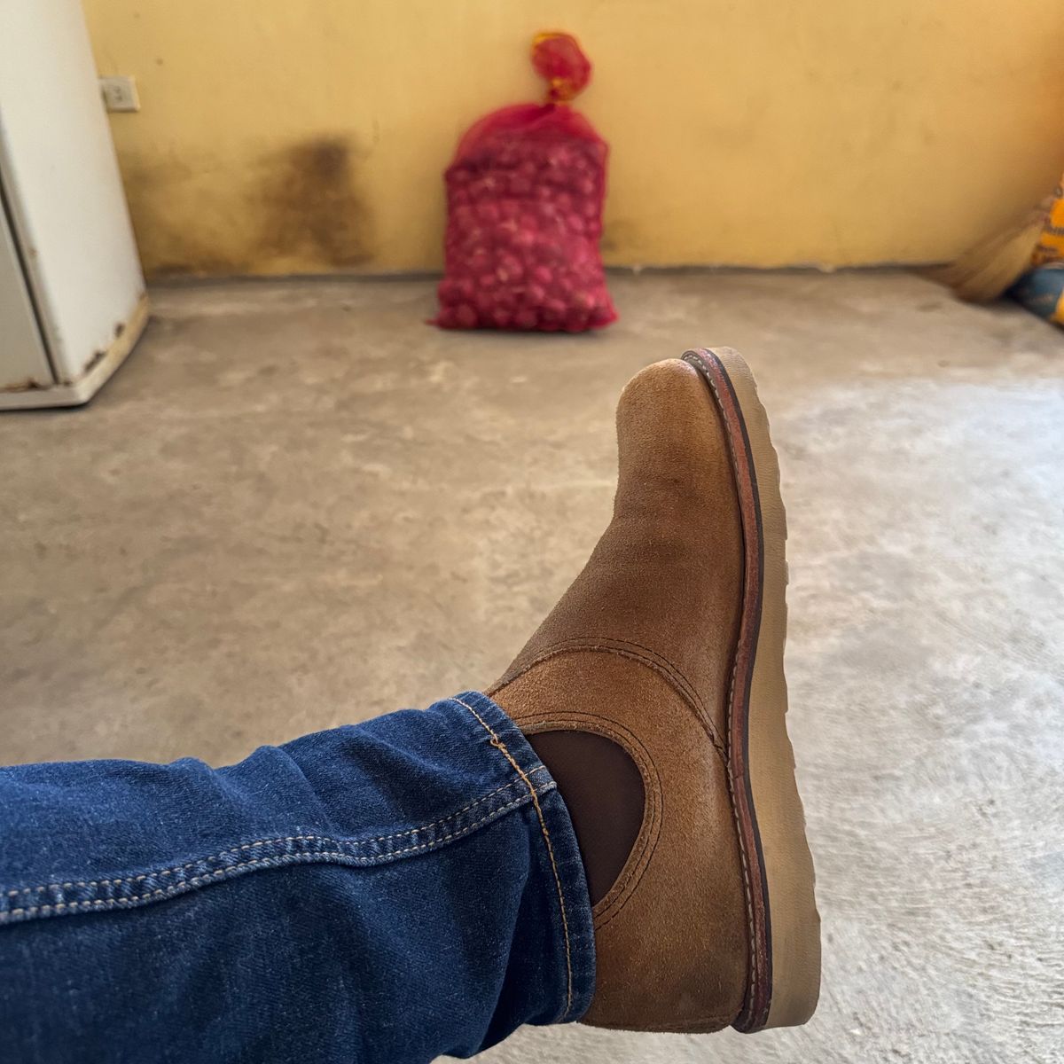 Photo by stinkypatina on March 29, 2026 of the Red Wing Classic Chelsea in S.B. Foot Hawthorne Muleskinner.