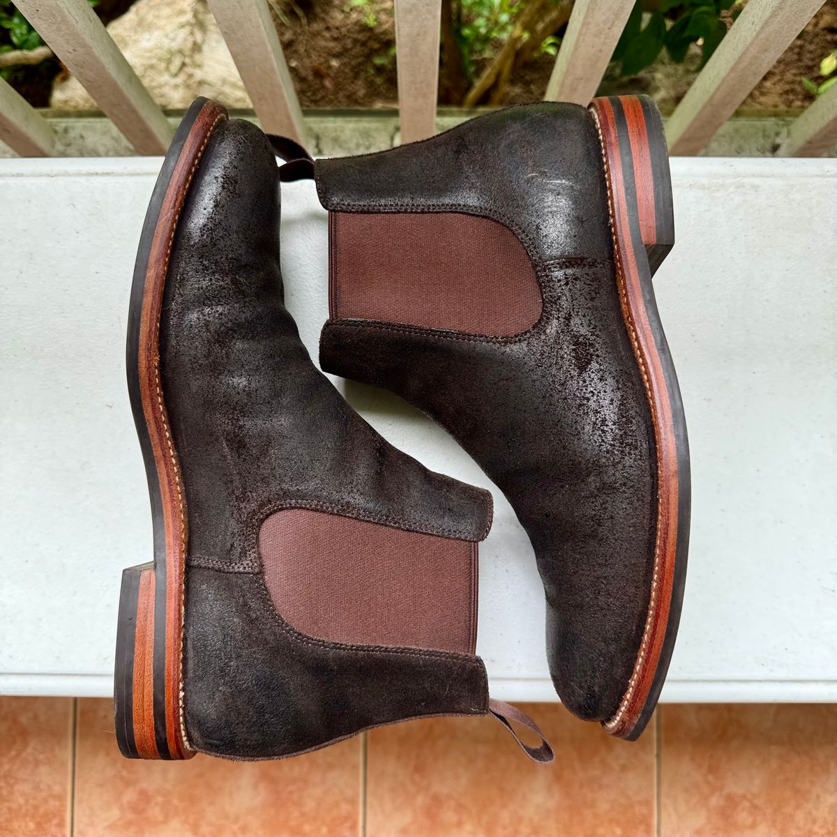 Photo by stinkypatina on September 1, 2025 of the Grant Stone Chelsea Boot in C.F. Stead Earth Waxy Commander Suede.