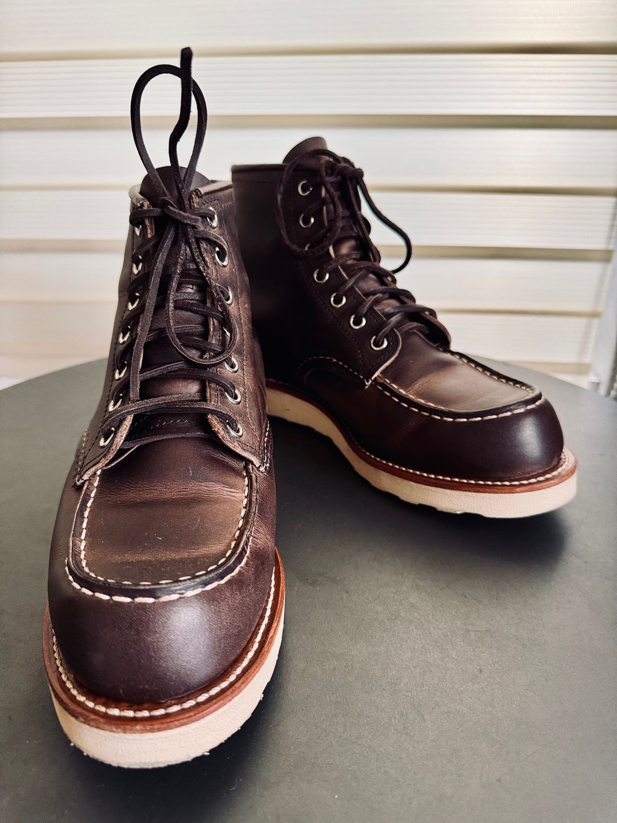 Photo by stinkypatina on August 18, 2024 of the Red Wing 6-Inch Classic Moc in S. B. Foot Concrete Rough & Tough.