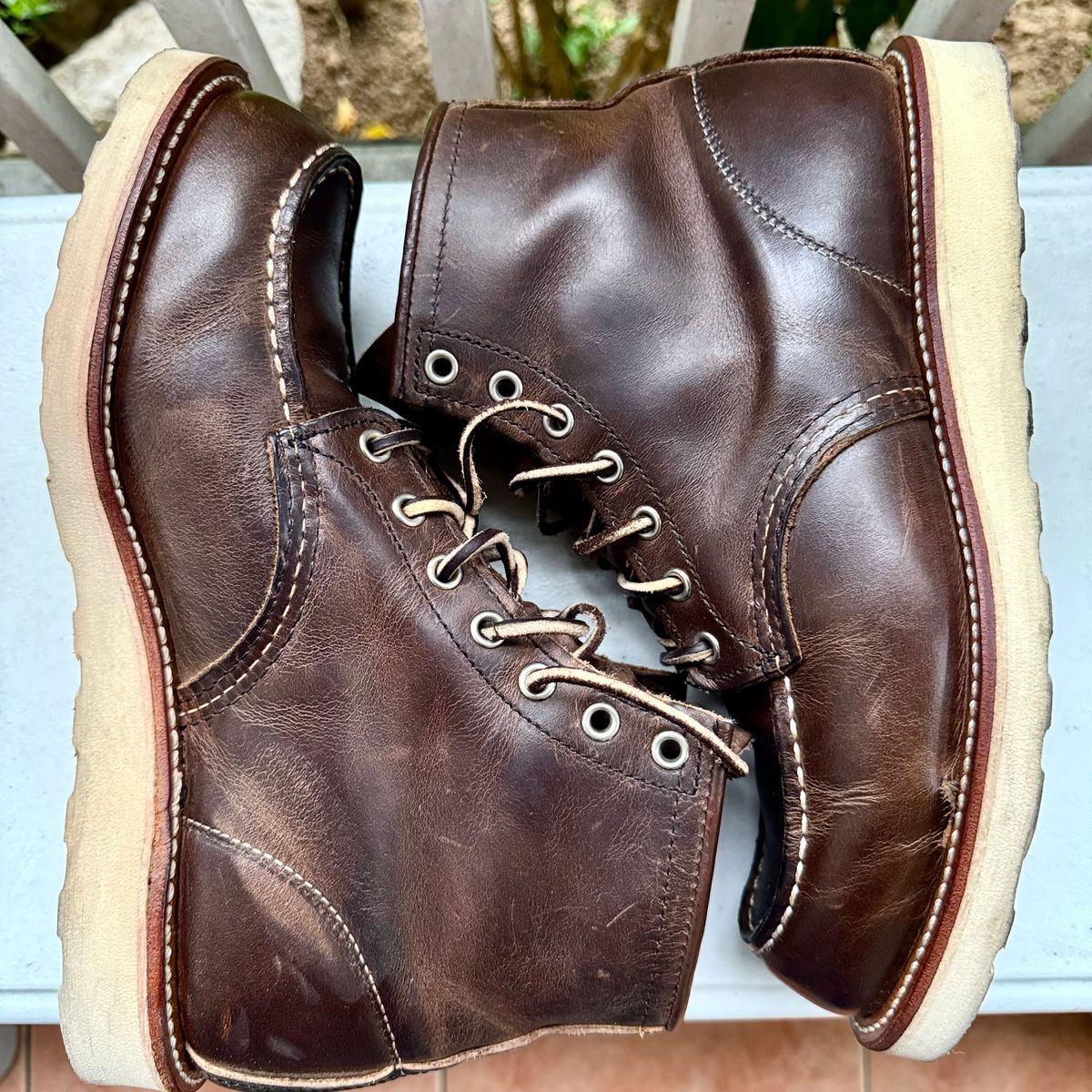 Photo by stinkypatina on August 15, 2025 of the Red Wing 6-Inch Classic Moc in S. B. Foot Concrete Rough & Tough.