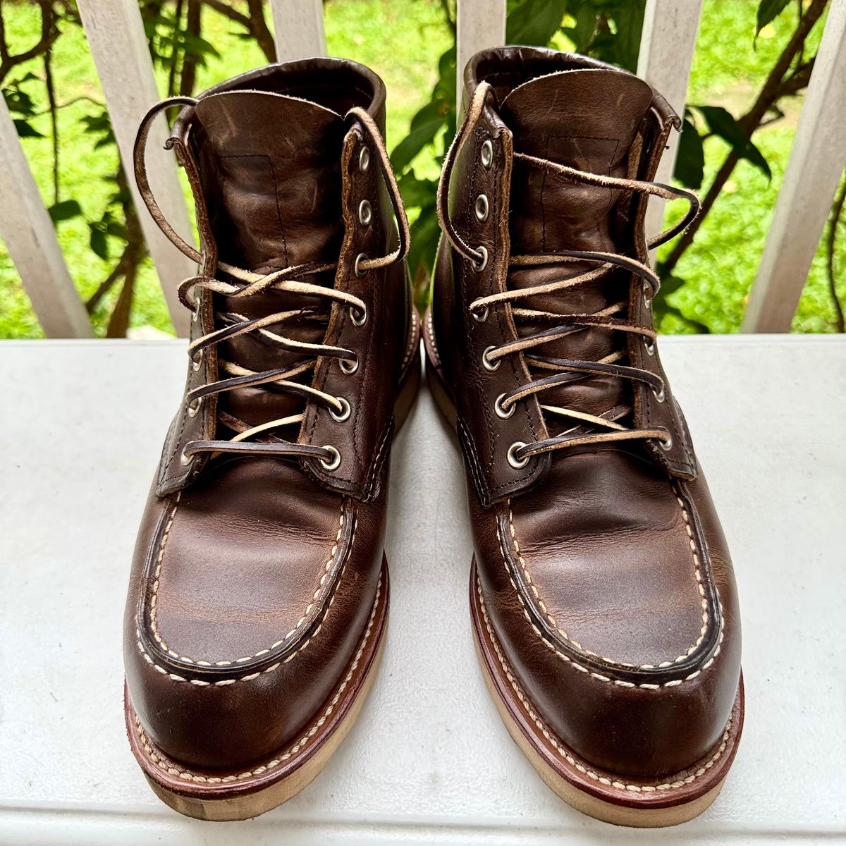 Photo by stinkypatina on August 15, 2025 of the Red Wing 6-Inch Classic Moc in S. B. Foot Concrete Rough & Tough.