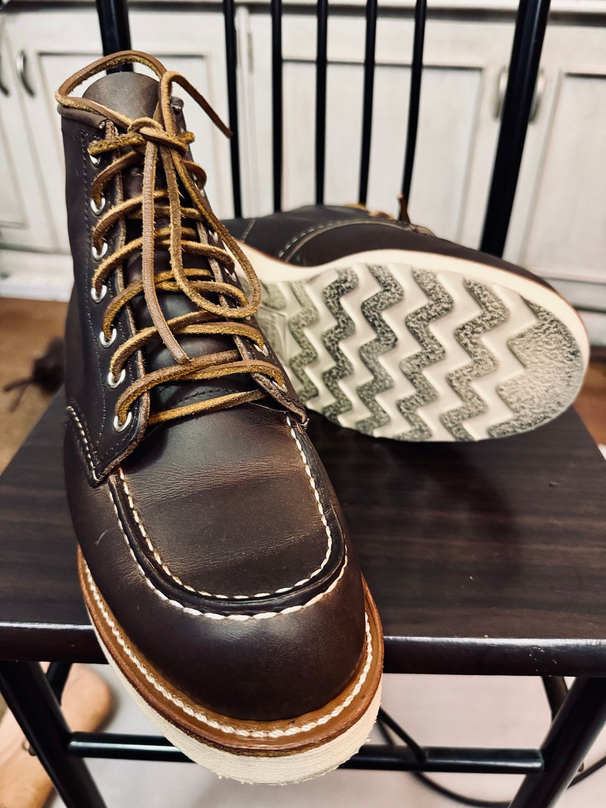 Photo by stinkypatina on September 7, 2024 of the Red Wing 6-Inch Classic Moc in S. B. Foot Concrete Rough & Tough.
