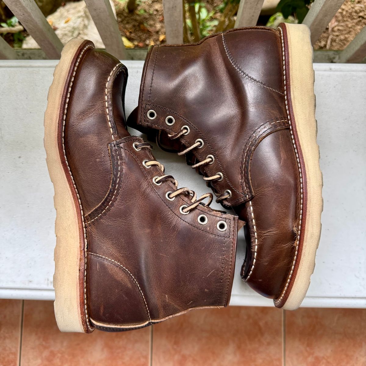 Photo by stinkypatina on October 18, 2025 of the Red Wing 6-Inch Classic Moc in S. B. Foot Concrete Rough & Tough.