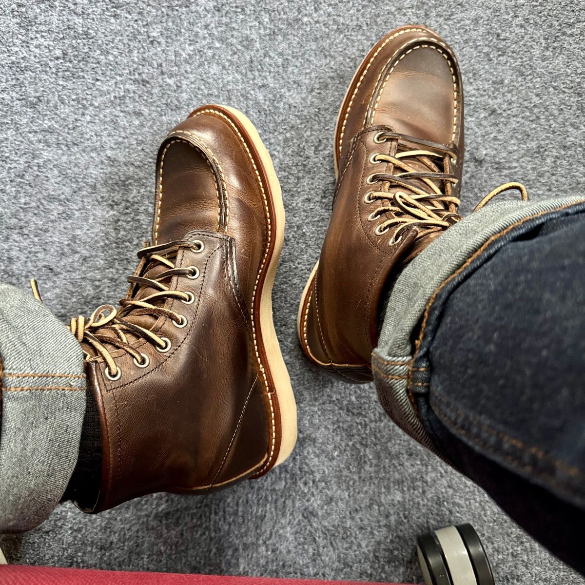 Photo by stinkypatina on October 18, 2025 of the Red Wing 6-Inch Classic Moc in S. B. Foot Concrete Rough & Tough.