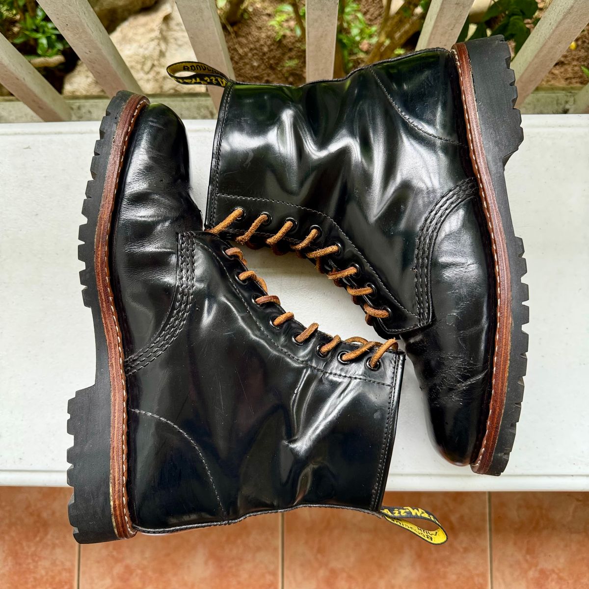 Photo by stinkypatina on August 26, 2025 of the Dr. Martens 1460 in Black Smooth Leather.