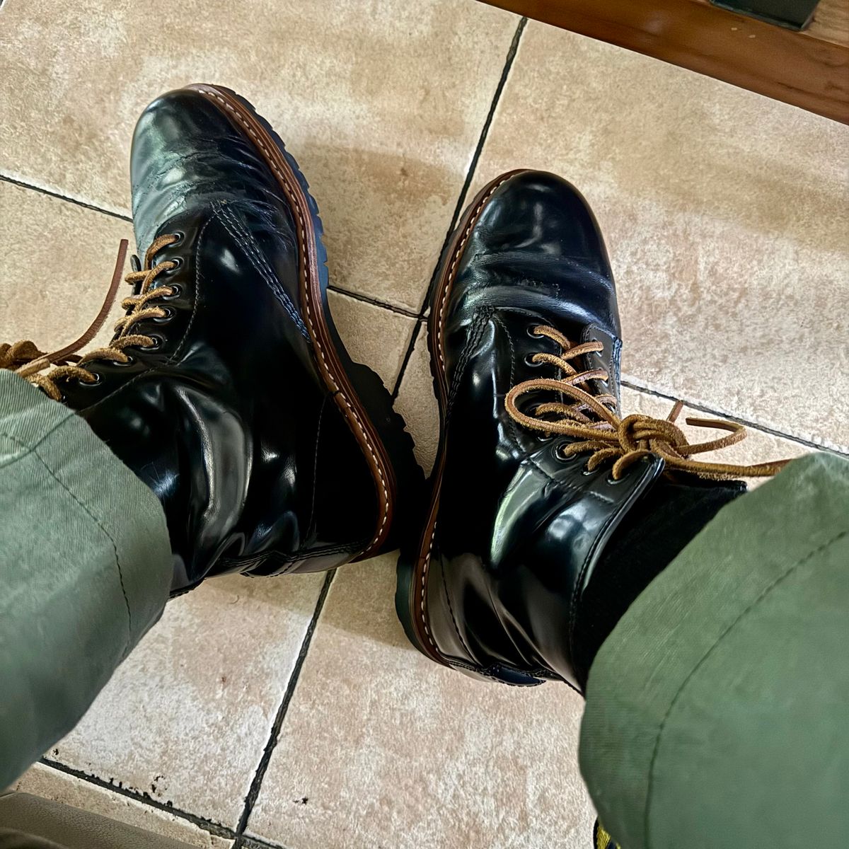 Photo by stinkypatina on August 26, 2025 of the Dr. Martens 1460 in Black Smooth Leather.