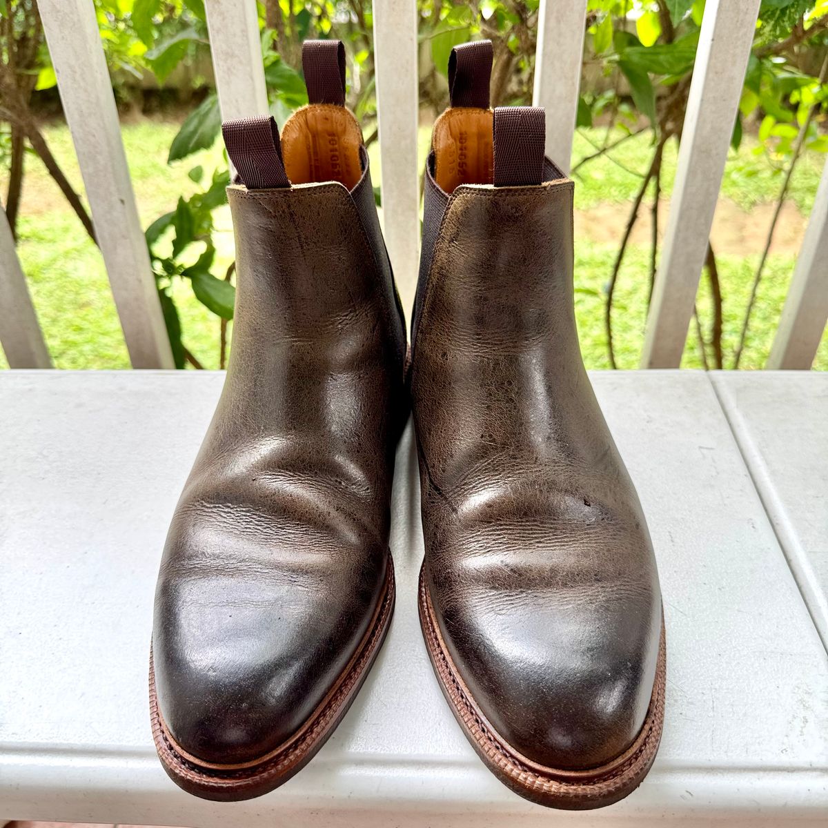 Photo by stinkypatina on July 30, 2025 of the Meermin Chelsea Boot in C.F. Stead Caper Green Waxy Kudu.