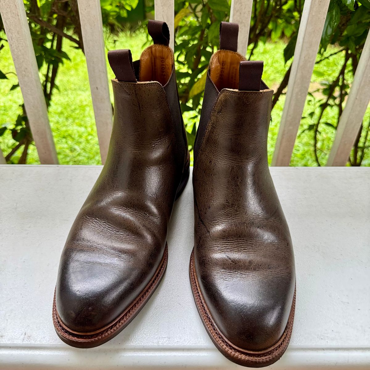 Photo by stinkypatina on September 9, 2025 of the Meermin Chelsea Boot in C.F. Stead Caper Green Waxy Kudu.