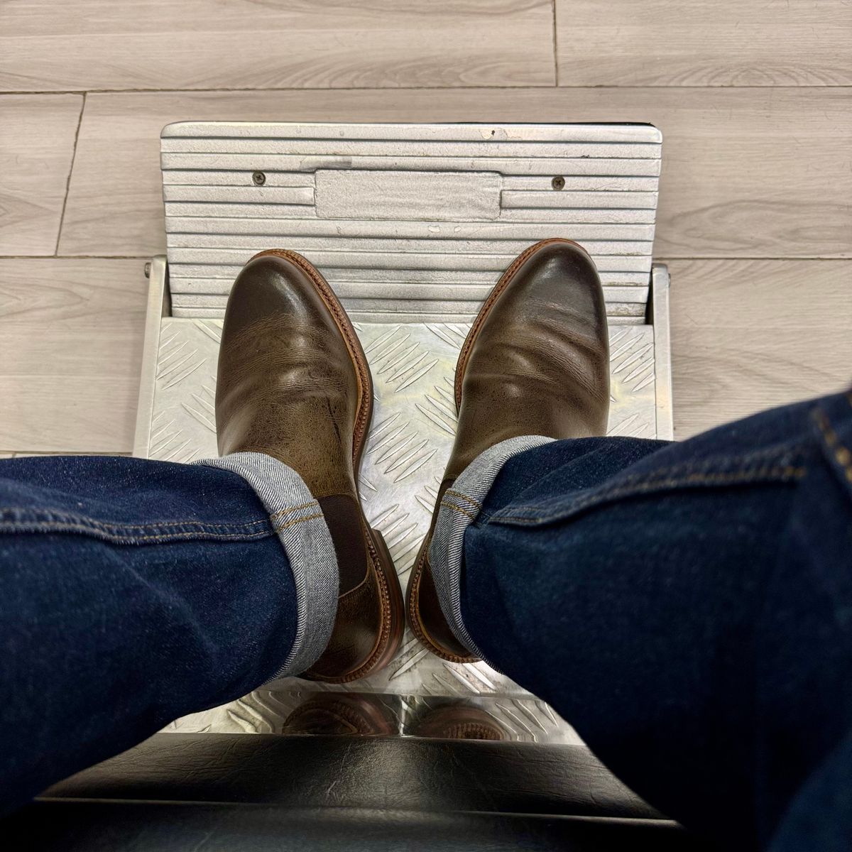 Photo by stinkypatina on September 9, 2025 of the Meermin Chelsea Boot in C.F. Stead Caper Green Waxy Kudu.