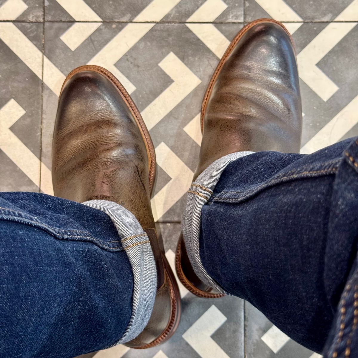 Photo by stinkypatina on September 9, 2025 of the Meermin Chelsea Boot in C.F. Stead Caper Green Waxy Kudu.