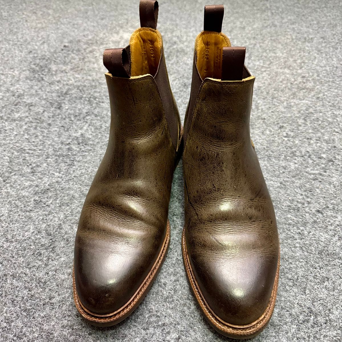 Photo by stinkypatina on December 11, 2025 of the Meermin Chelsea Boot in C.F. Stead Caper Green Waxy Kudu.