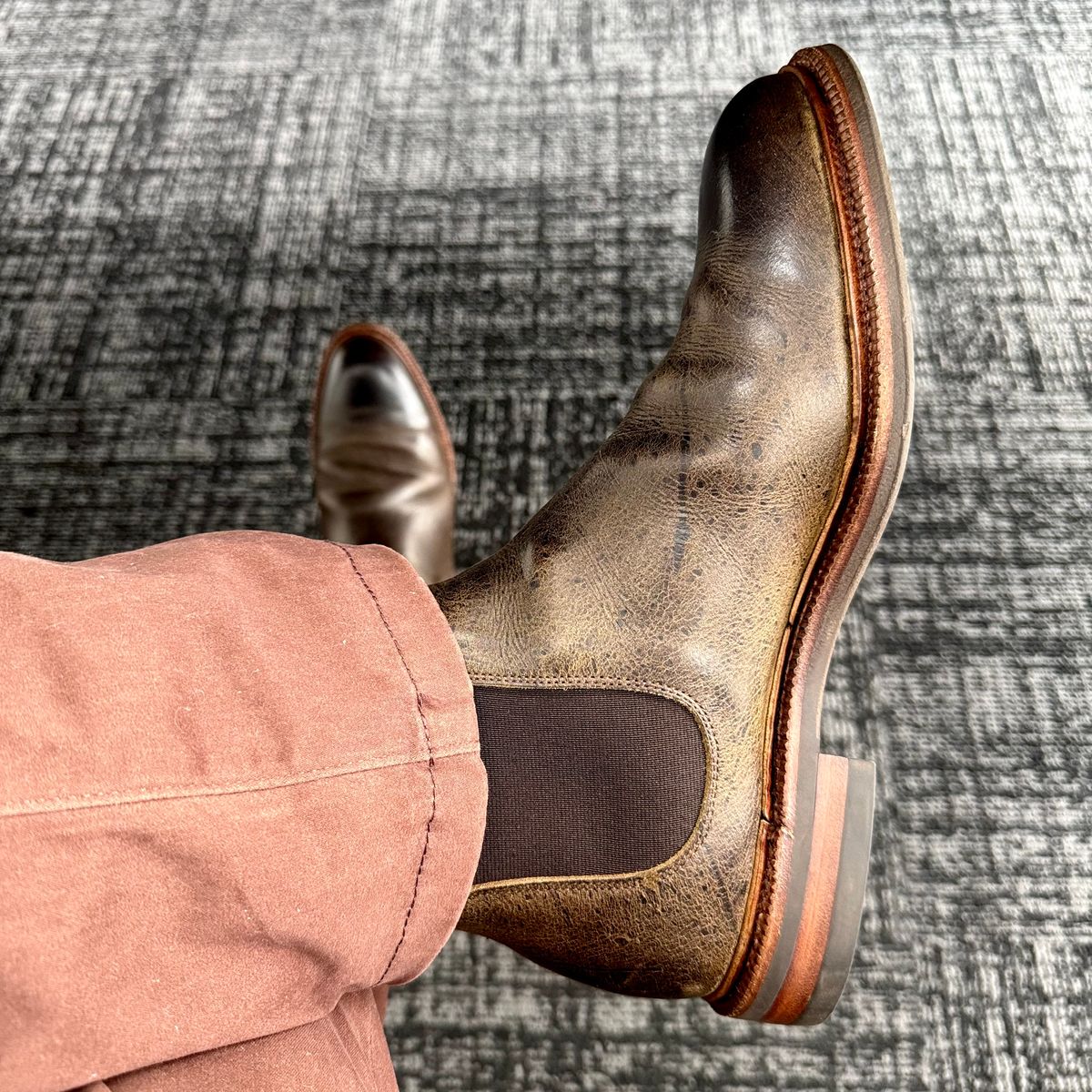 Photo by stinkypatina on May 14, 2026 of the Meermin Chelsea Boot in C.F. Stead Caper Green Waxy Kudu.