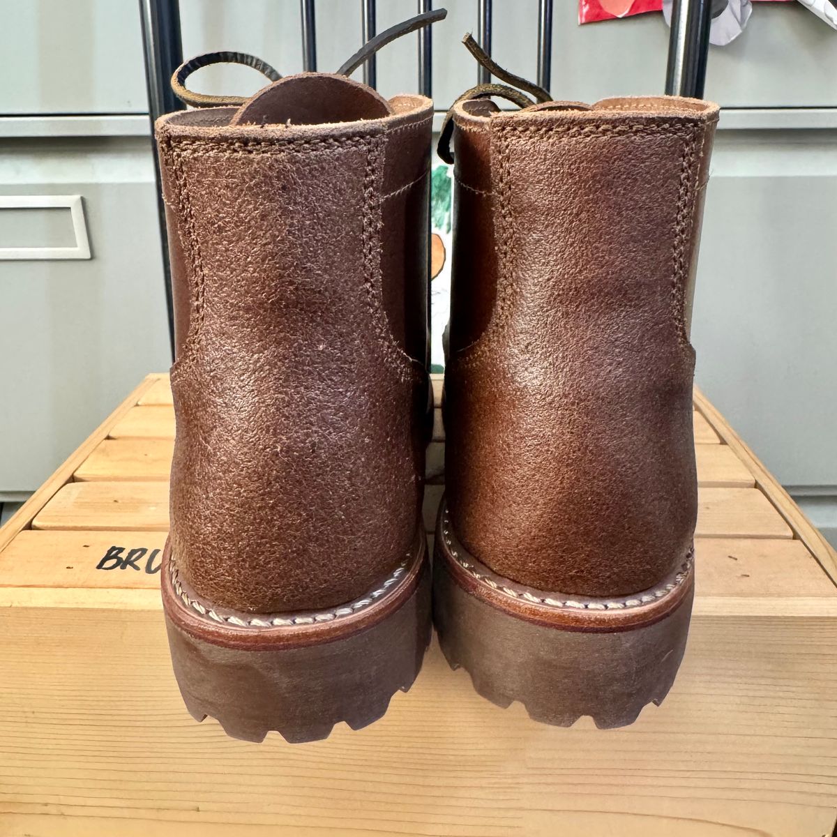 Photo by stinkypatina on October 1, 2025 of the Thursday Vanguard in Horween Natural Waxed Roughout.