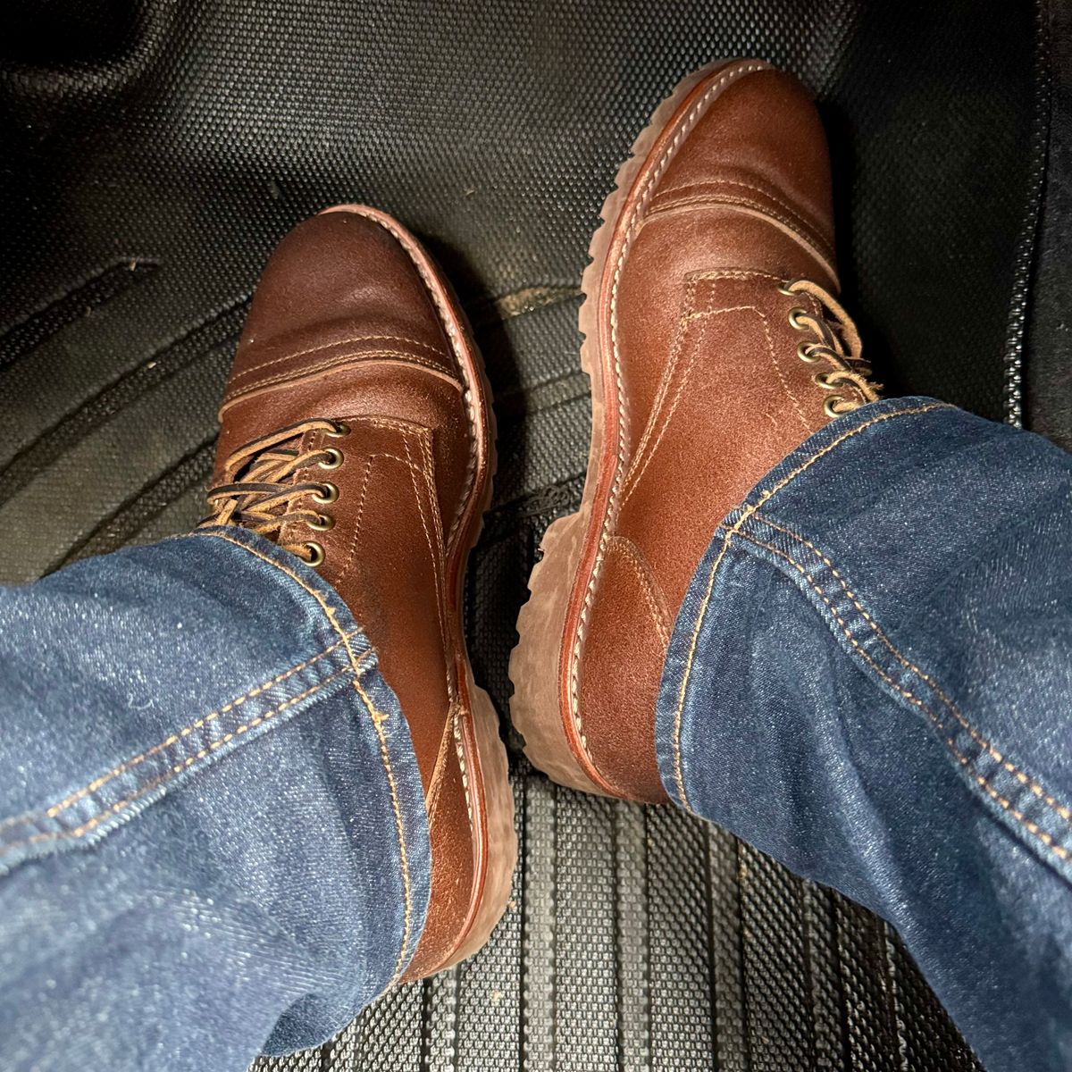 Photo by stinkypatina on November 19, 2025 of the Thursday Vanguard in Horween Natural Waxed Roughout.