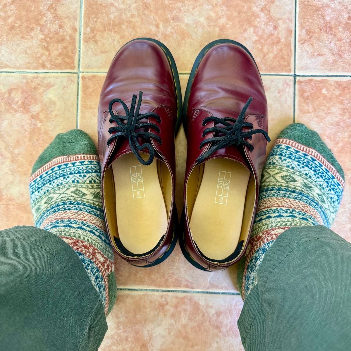Photo by stinkypatina on August 10, 2025 of the Dr. Martens 1461 in Smooth Cherry Red.