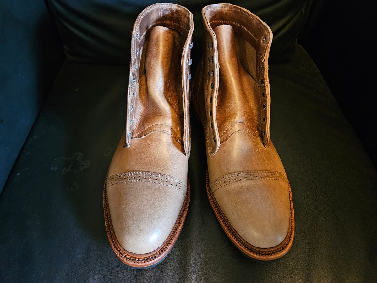 Photo by justinmcgustin on August 5, 2023 of the Parkhurst The Delaware in Horween Natural Chromexcel.