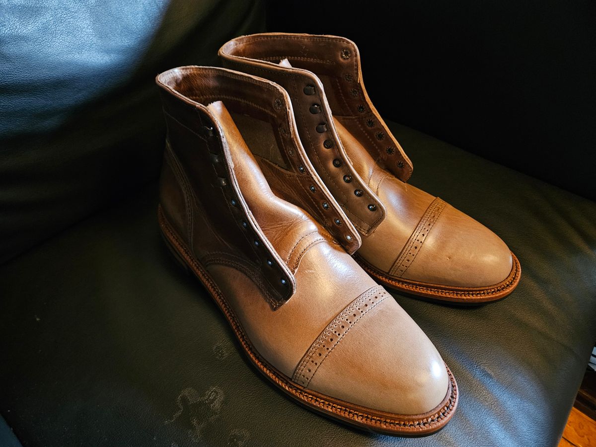 Photo by justinmcgustin on August 5, 2023 of the Parkhurst The Delaware in Horween Natural Chromexcel.