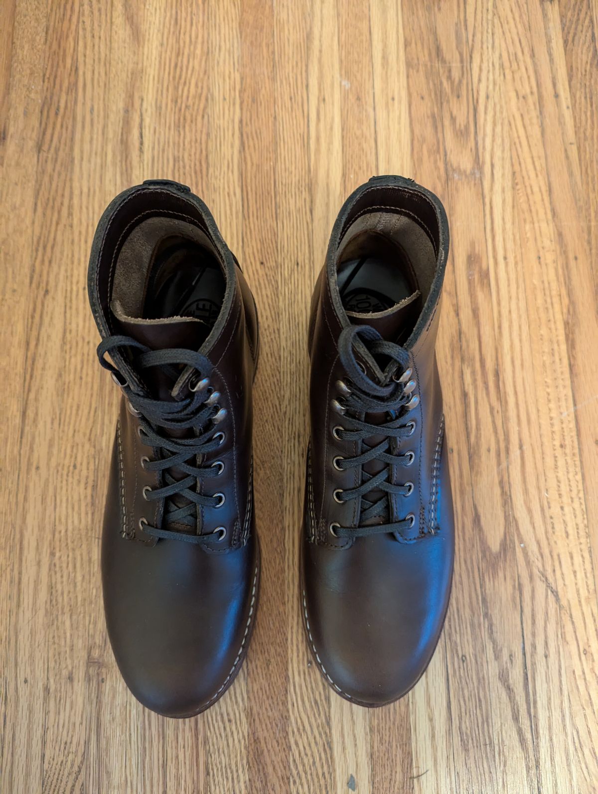 Photo by phil on November 5, 2024 of the Wolverine 1000 Mile Plain-Toe Boot in Horween Carolina Brown Chromexcel.