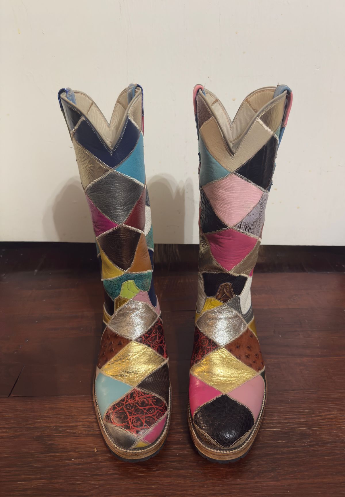 Photo by Vero1968 on November 6, 2025 of the A&CBootCo Custom Model in Variety Of Exotics.