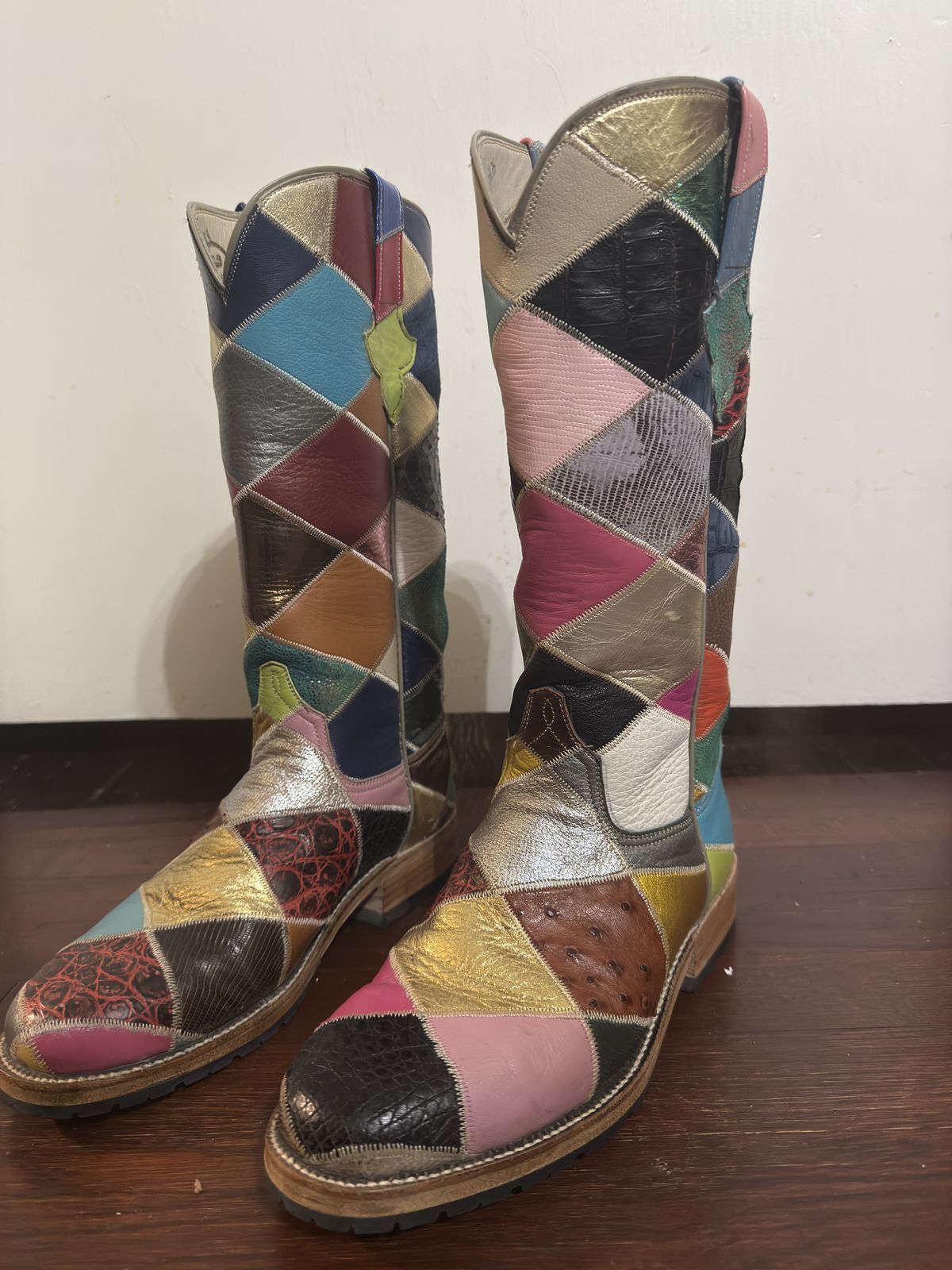 Photo by Vero1968 on November 6, 2025 of the A&CBootCo Custom Model in Variety Of Exotics.