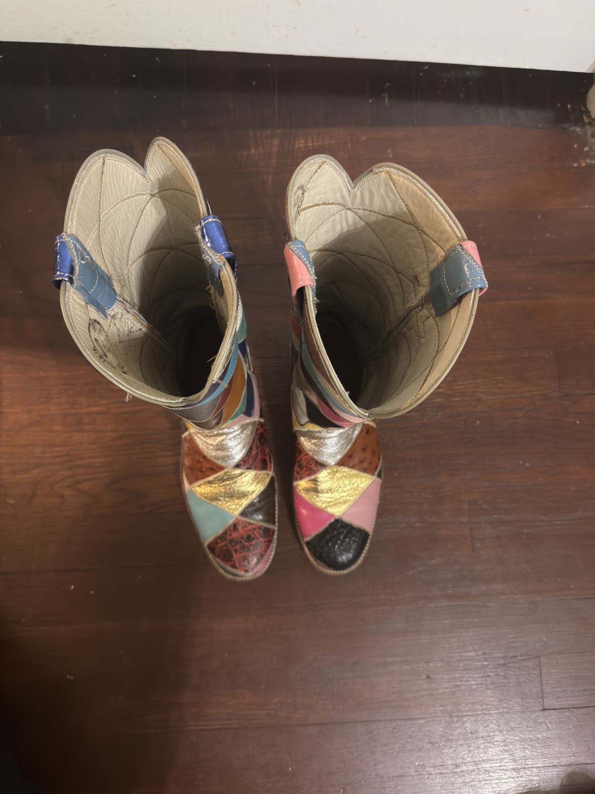 Photo by Vero1968 on November 6, 2025 of the A&CBootCo Custom Model in Variety Of Exotics.