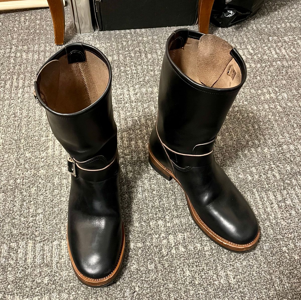 Photo by Faded.Patina on March 16, 2025 of the Crush on Retro 501 in Horween Black Chromexcel.