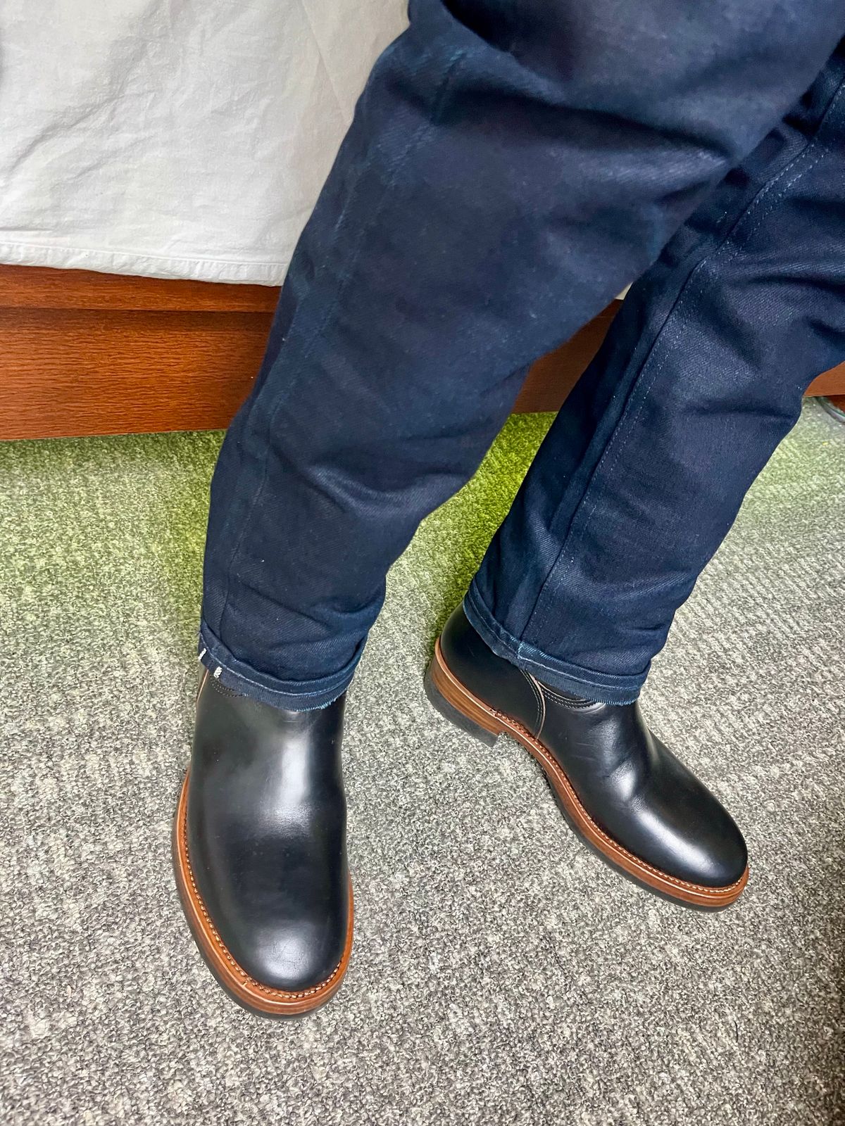 Photo by Faded.Patina on March 7, 2025 of the Crush on Retro 501 in Horween Black Chromexcel.