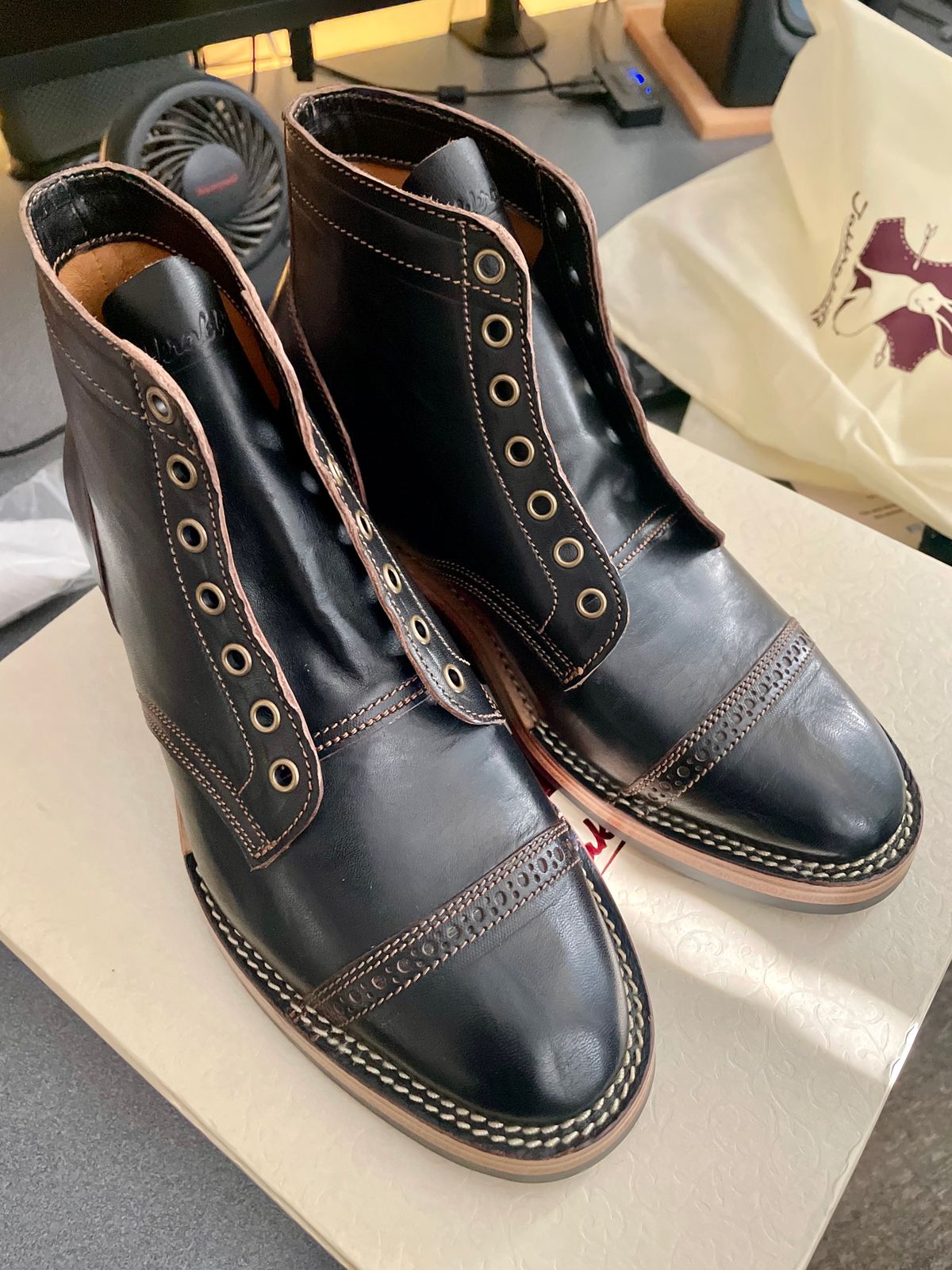 Photo by Faded.Patina on January 8, 2025 of the Jakkrabbits Service Boot in Shinki Black Teacore Horsehide.
