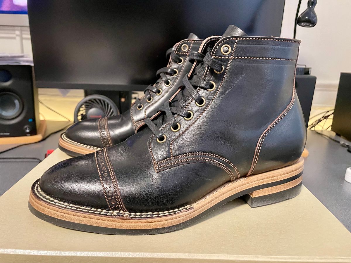 Photo by Faded.Patina on January 8, 2025 of the Jakkrabbits Service Boot in Shinki Black Teacore Horsehide.