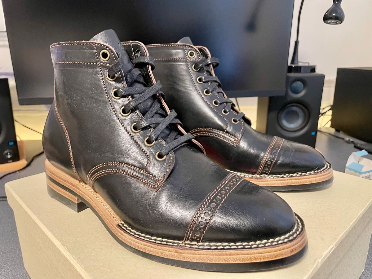 Photo by Faded.Patina on January 8, 2025 of the Jakkrabbits Service Boot in Shinki Black Teacore Horsehide.