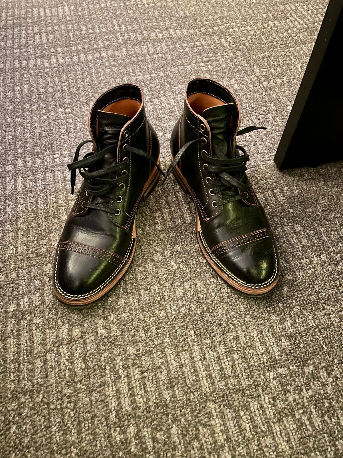Photo by Faded.Patina on January 9, 2025 of the Jakkrabbits Service Boot in Shinki Black Teacore Horsehide.
